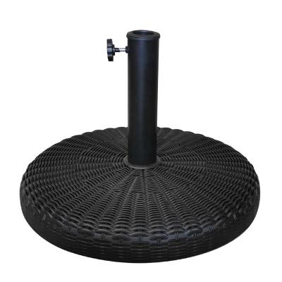 China Durable Round Rattan Umbrella Base Outdoor Catilevevr Parasol With Cement for sale