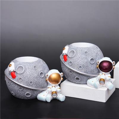 China Worlwide Manufacturers Spot Space Astronaut Desktop Storage Pen Holder Opens Student Stationery Decoration Desktop Decoration Birthday Gift for sale