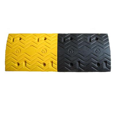 China crush-resistant rubber speed hump on road for sale