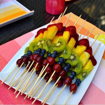 China Easily Cleaned 25cm Long Bamboo Fruit Skewers Bamboo Round Skewer Sticks For Outdoor BBQ Party for sale