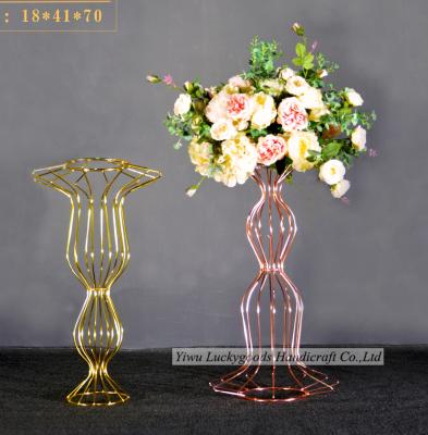 China Wholesale Durable LK20200107-1 Gold Metal Flower Stand For Wedding Table Centerpiece Decorations for sale