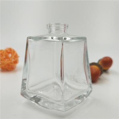 China Beauty Industry Free Samples Special Cosmetics Bottle Set Luxury Empty Perfume Bottles 30ml 50ml 100ml for sale