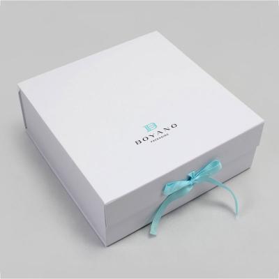 China White Folding Paper Boxes Logo Collapsible Clothing Beauty Custom Recyclable Cardboard Luxury Magnetic Gift Packaging for sale