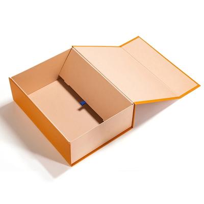 China Custom Recyclable Luxury Rigid Cardboard Magnetic Foldable Gift Wrapping Paper Box for sale