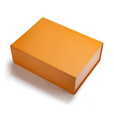 China Recyclable Magnetic Folding Cardboard Custom Paper Foldable Boxes Packaging for sale