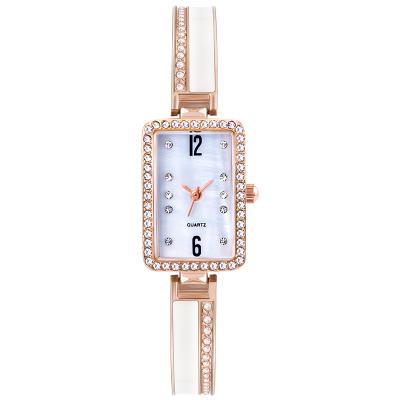 China 2020 Wholesale Water Resistant Cheap Alloy Quartz Wrist Jewelry Ladies Girl Diamond Watch Silver for sale