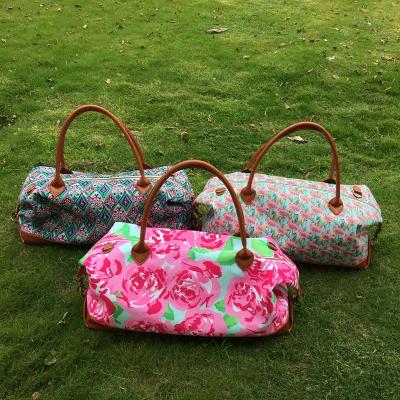 China Durable Travel Tote Cubes Large Capacity Fabric Weekend Handbag Rose Crown Jewel Flamingo Printing Vacation Travel Tote Bag for sale