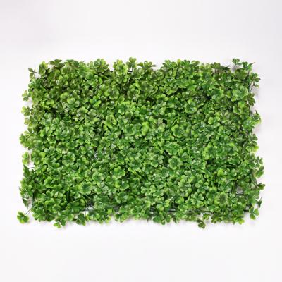 China Anti-UV Light Green Artificial Grass Wall Leaf Decoration Clover Vertical Green Wall For Backyard Garden Decoration for sale