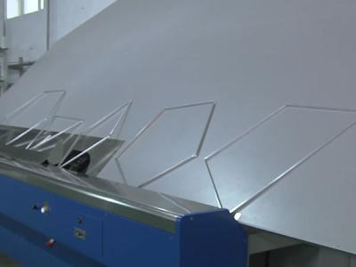 China Aluminiumlenker-Form-verbiegende Maschinen-Servobewegungsdoppelverglasungs-Selbstmaschinerie zu verkaufen