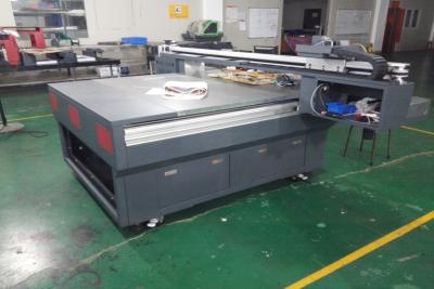 China Pvc-Flatbed Uv de Inktprinter van de Uitbreidingsraad met de Interface van Hoge snelheidsusb Te koop