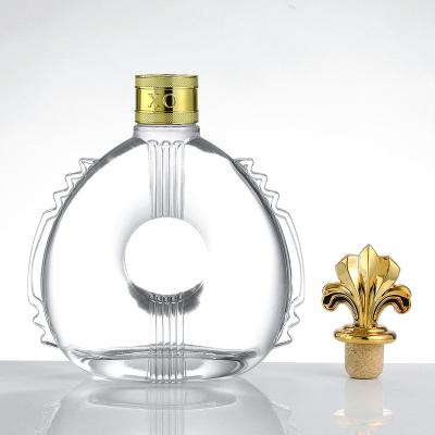 China Wholesale High End Luxury Amber Color Whiskey Glass Bottle Direct Selling Beverage Liquor Glass Bottle 500ml With Cork for sale