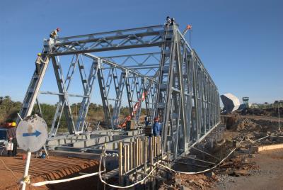 China De gegalvaniseerde Geprefabriceerde Brug van de de Bundelbalk van Staalharzone Te koop