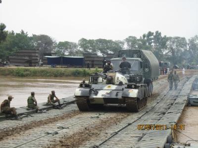 中国 車軸負荷13tリボン橋軍隊のトレッスルの浮桟橋 販売のため