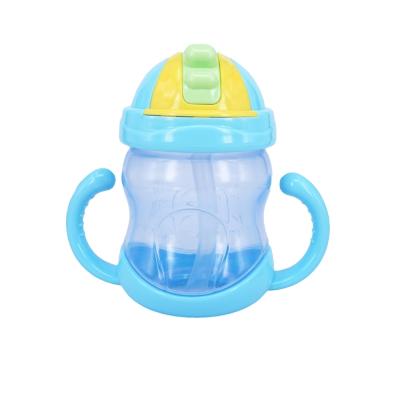 China Wholesale New Design Baby Product BPA Free Plastic Baby Sippy Cups With Straw Baby Cup With Handle for sale