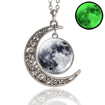 China FASHIONABLE Luminous Planet Necklace Earth Planet Saturn Jupter Cabochon Pendant Outer Space Astronomy Solar Glass Jewelry for sale