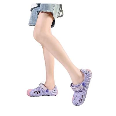 China Good quality reasonable price light fashion trend and anti-slip ladies sandals for beach for sale