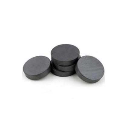 China Round Ceramic Industrial Magnets C8 Ferrite Disc Magnets for Crafts and Refrigerator for sale