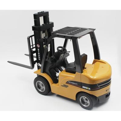 China Huina RC Model 1577 1/14 RC Forklift 2.4G Alloy Radio Control Toys Engineering Construction Vehicle Toys for sale