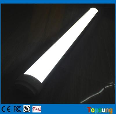 Chine Lumière à LED étanche à l'eau ip65 2 pieds à l'épreuve de l'eau 2835smd lumière à LED linéaire topsung à vendre