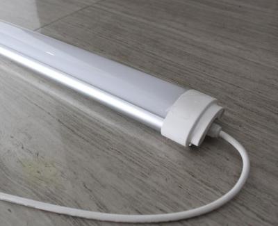 Chine Vente à chaud étanche à l'eau ip65 2pièces 20w tri-proof lumière LED 2835smd lumière à LED linéaire topsung à vendre