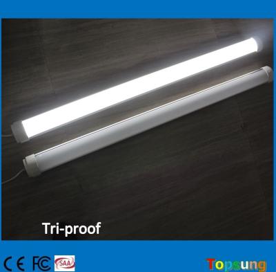 Chine Lumière linéaire à LED triproof de haute qualité en alliage d'aluminium avec couvercle PC à vendre