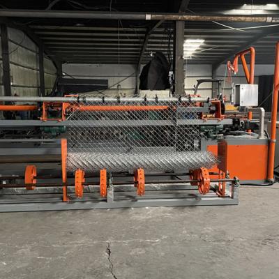 China Building Material Shops Fully Automatic Gi Chain Link Fence Net Making And PVC Wire Mesh Diamond Shape Weaving Machine for sale