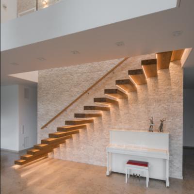 China Modern ISO Certified Luxury Indoor Steel Stringer Floating Staircase Steel Stairs for sale