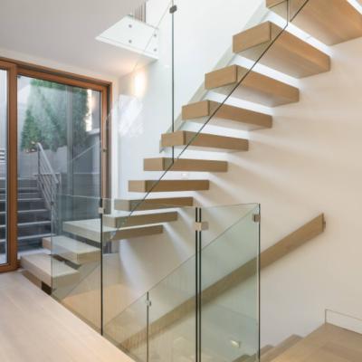 China Modern ISO Certified Luxury Indoor Steel Stringer Floating Staircase Steel Stairs for sale