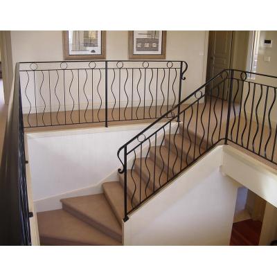 China VIKO Farmhouse Stainless Steel Stringer U-Shape Wooden Staircase With Wrought Iron Railing for sale