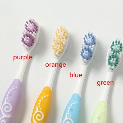 China Home Suitable Tooth Cleaning Adult Medium Bristle Toothbrush for sale