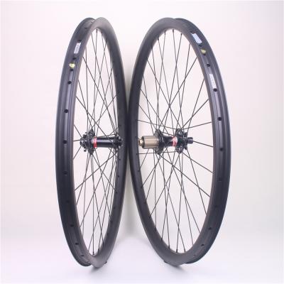 China Mountain Bikes 2019 Winowsports OEM Factory Carbon Wheels 29er MTB Wheelset 12x148mm XC 33mm Asymmetric Handbuild Novatec Hub for sale