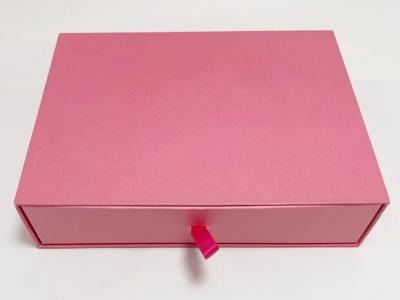 Chine Boîte en carton dure faite main adaptée aux besoins du client de boîte-cadeau de papier avec la couleur rose de tiroirs à vendre