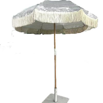 China Fabric UV Beach Umbrella Sun Shelter 210T Oxford Cloth With Silver Coating Acceptable Logo for sale