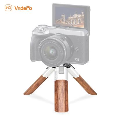 China Portable Mini Tripod Portable Desktop Lightweight Smartphone Tripod Phone Tripod for sale