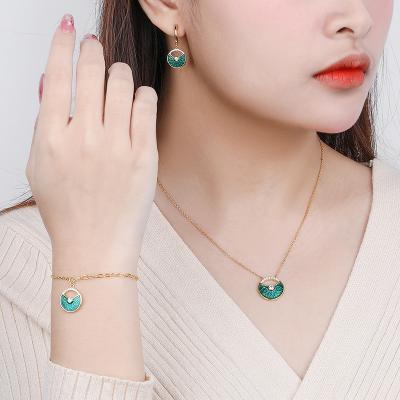 China Dropshipping Wholesale Jewelry CLASSIC Necklace Set Women Zircon Amulet Jewelry Set for sale