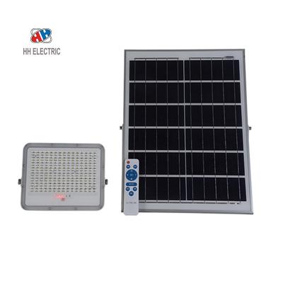 China Solar Garden Yard Light 50W 120W 150W 200W IP65 Outdoor Solar Powered LED Flood Emergency Flood Lamp for sale