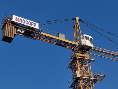 Chine Machinerie de construction de haute configuration 8 tonnes grue de tour avec section de mât soudé et section de mât à boulons séparés en option à vendre