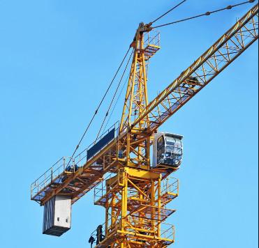 China 200 m maximale Höhe Flat Top Tower Crane 1,5 Tonnen Jib End Belastung 8t Belastung für vielseitige Bau zu verkaufen