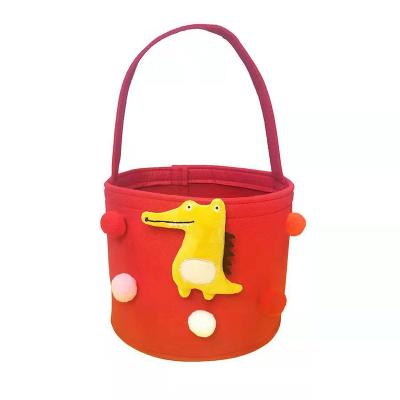 China Viable Hand-made Cute Cartoon Design Kids Pattern Baby Felt Laundry Baskets With Handles for sale