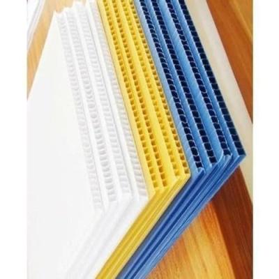 China Moisture Proof PP Fluted Corrugated Plastic Sheet Floor Protection for sale