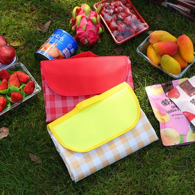 China Waterproof Lightweight Durable Customized Outdoor Moisture Proof Logo Spring Out Picnic Cushion Picnic Mat Portable Thickened Picnic Cloth Folding Wate for sale