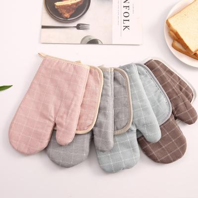 China Eco-friendly Heat Insulation Glove Set Thickened Oven Gloves Anti Scalding Microwave High Temperature Resistant Oven Gloves Heat Resistant An for sale