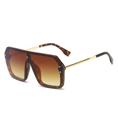 China Fashion Sunglasses Manufacturers Wholesale Retro Sun Glass Metal Frame Fashion Women Sunglasses for sale