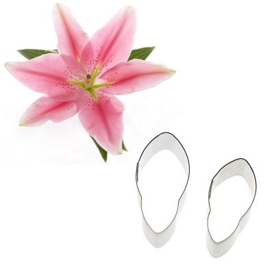 China Sustainable Sustainable Set of 403 Food Grade 2pcs Stainless Steel Lily Flower Cake Baking Mold Fondant Cutters for sale