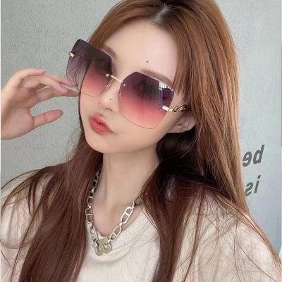 China High Quality Retro Sunglasses Fashion Women Famous Designer Wholese Brands Sunglasses PC Lenses for sale