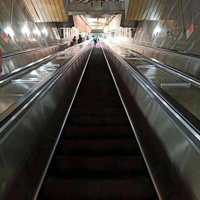 Chine Escalator résidentiel polyvalent jusqu'à 20 mètres de hauteur avec entretien à distance pour les zones à fort trafic à vendre