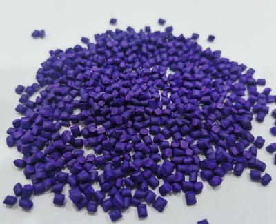 Chine Le HDPE de transporteur de LDPE de Violet Purple Plastic Masterbatches a réutilisé des granules à vendre