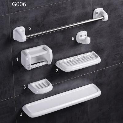 China Sustainable Porcelain Bathroom Accessories Set / Ceramic Bathroom Fittings Set for sale