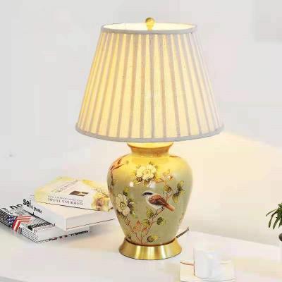 China Traditional High End Hotel Table Lamps Bedroom Bedside Ceramic Antique European Desk Lamp for sale