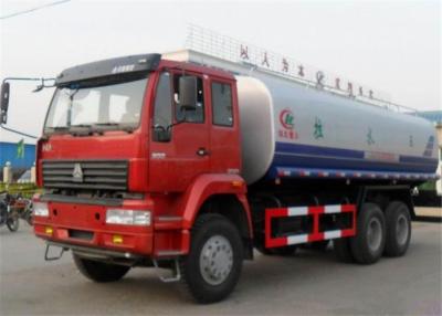 China Sinotruck Howo 25m 3 molha a roda LHD RHD do caminhão de petroleiro 10 que polvilha o caminhão para Kenya à venda